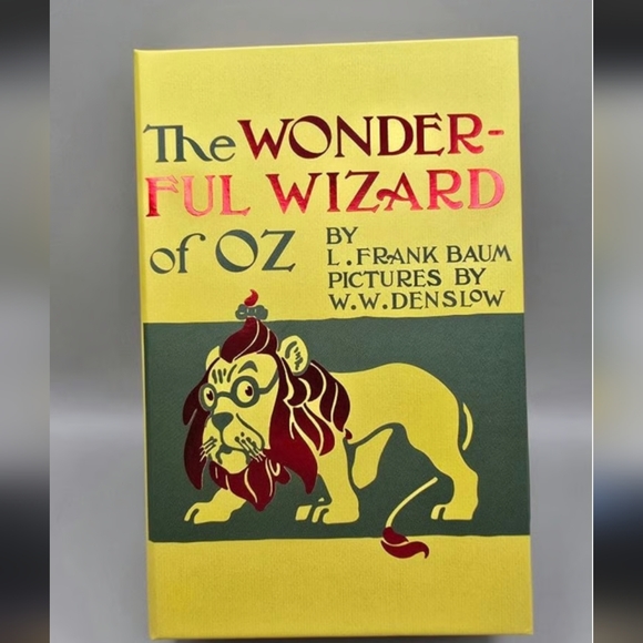 The Wonderful Wizard of Oz Cosmetic Book New - Picture 1 of 2
